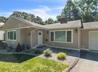 26 Dunn Ave, Holyoke, MA 01040