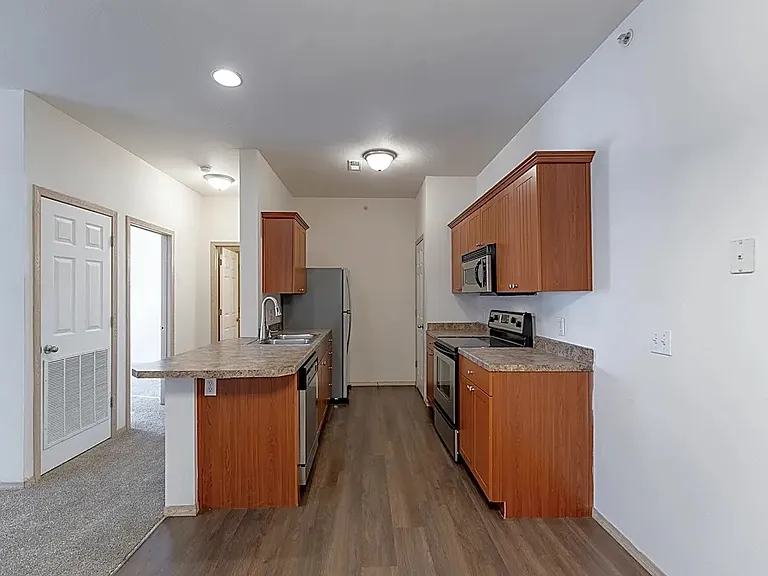 Watermill Park Apartments — Photo 36