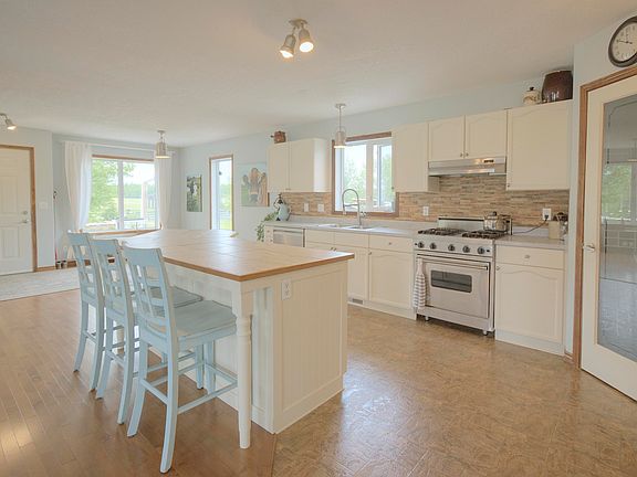 3rd image of 1213 Township Rd #554
