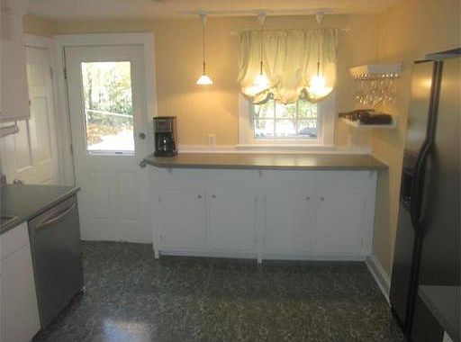 5th image of 42 Sunrise Dr