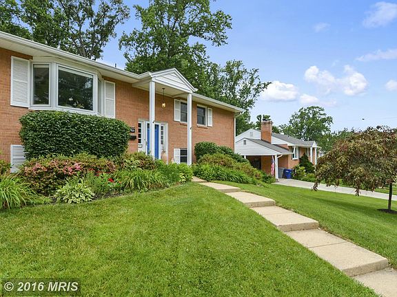 2nd image of 7521 Fairwood Ln