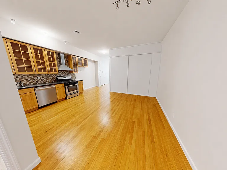 16 Goodwin Pl #1F — Photo 1