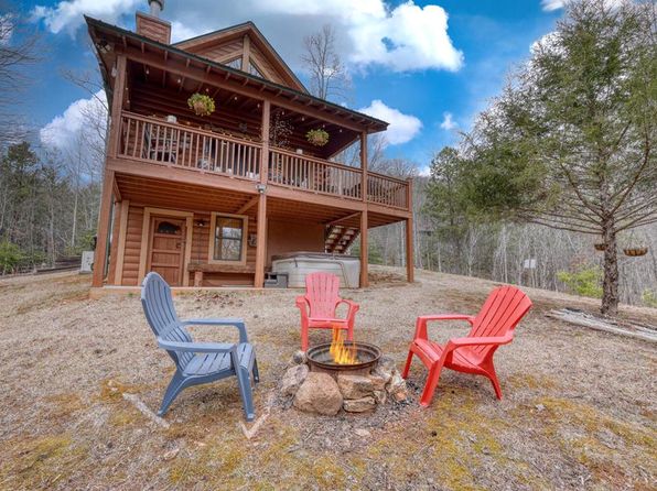 315 Hidden Branch Dr, Young Harris, GA 30582