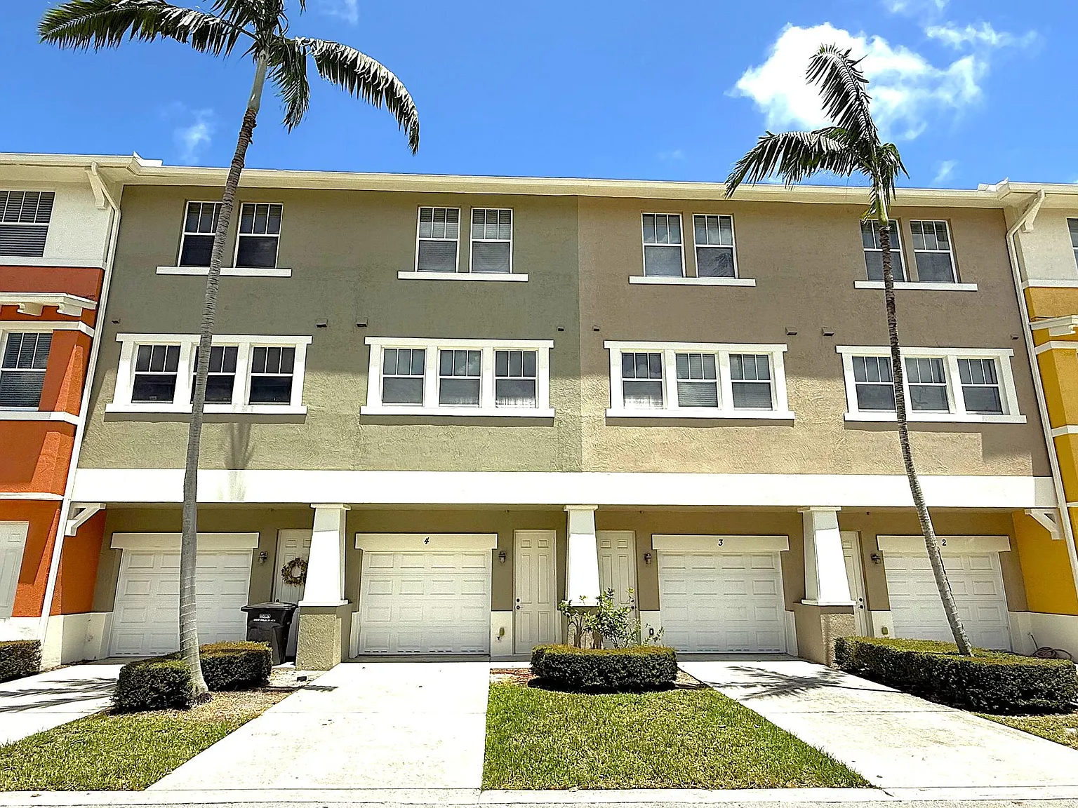 2 bed, 2.5 bath, 1448 sqft, $2,700 — Photo 3