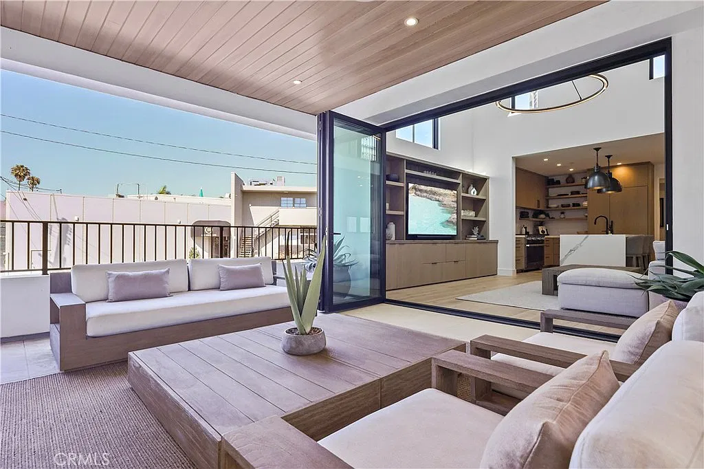 2 bed, 2.5 bath, 1300 sqft, $15,000 — Photo 3