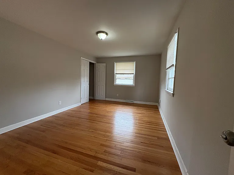 4635 Thornwood Rd — Photo 8