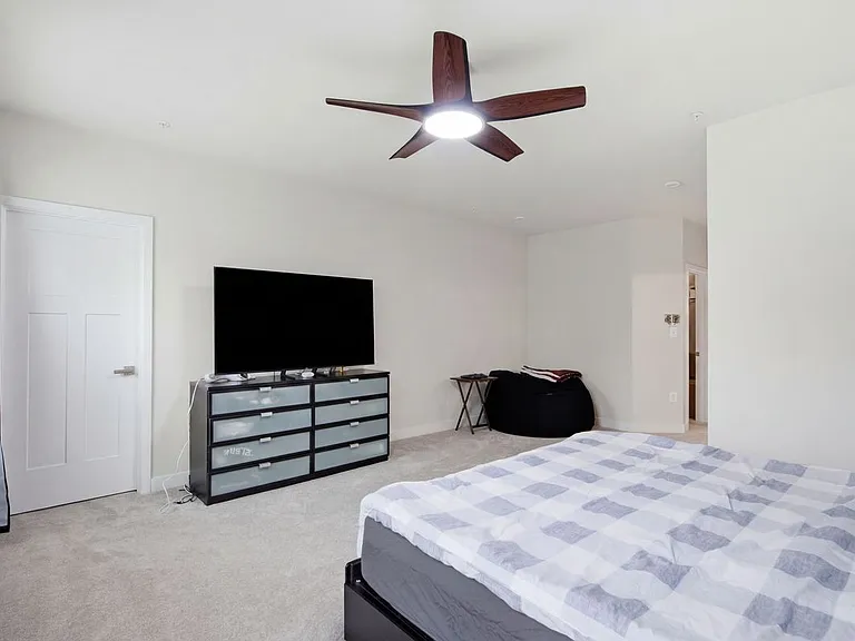 212 Matisse Pl — Photo 11