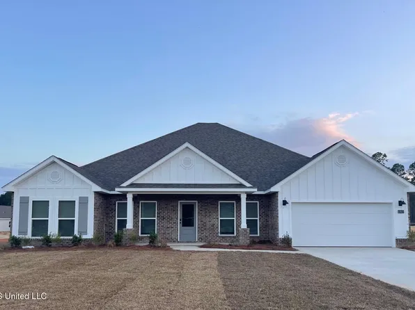 17077 River Hills Dr, Gulfport, MS 39503