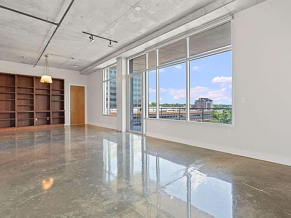 3rd image of 800 W 5th St APT 702
