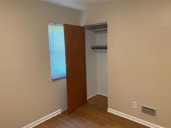 5th image of 376 Bluff Dr