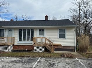 438 North St APT 10B, Chardon, OH 44024