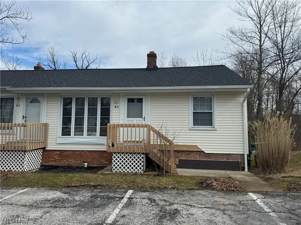 438 North St APT 10B, Chardon, OH 44024