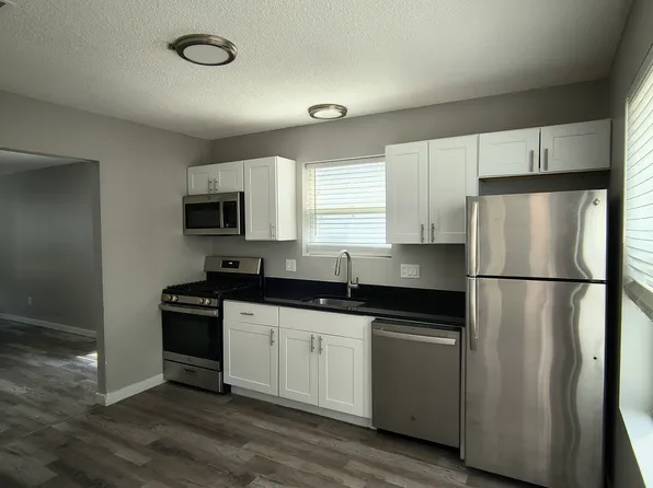 20 Mill Plain Rd #A, Branford, CT 06405