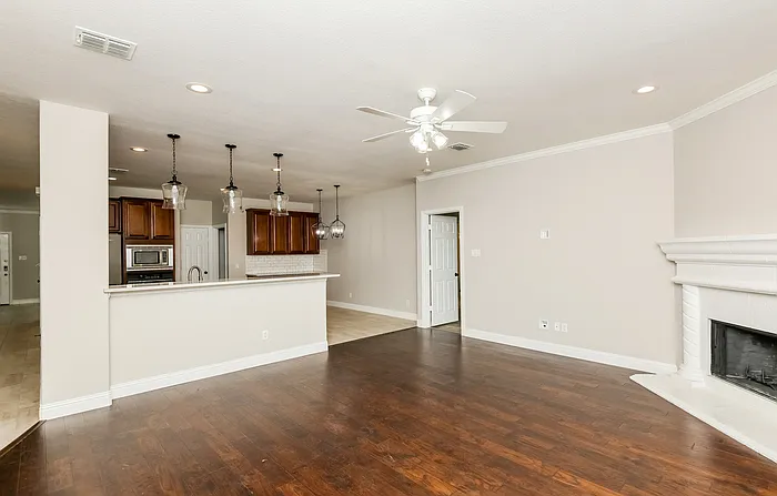 1658 Stetson Dr — Photo 4