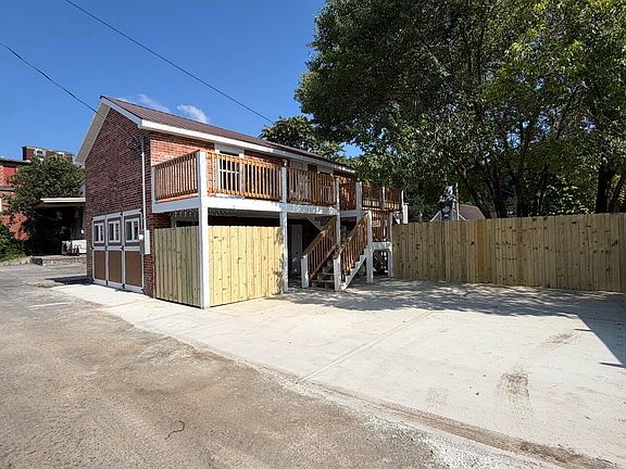 2nd image of 119 S 20th St