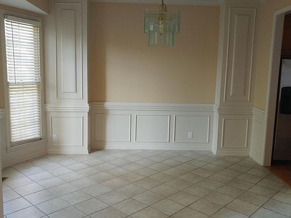 4th image of 8508 W 127th Cir