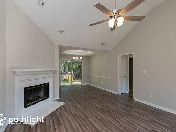 5th image of 669 Wellington Dr