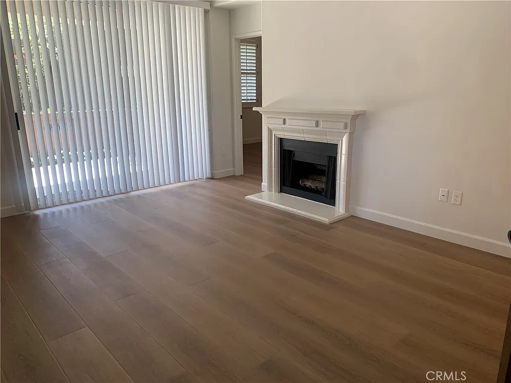 2 bed, 1100 sqft, $3,600 — Photo 3