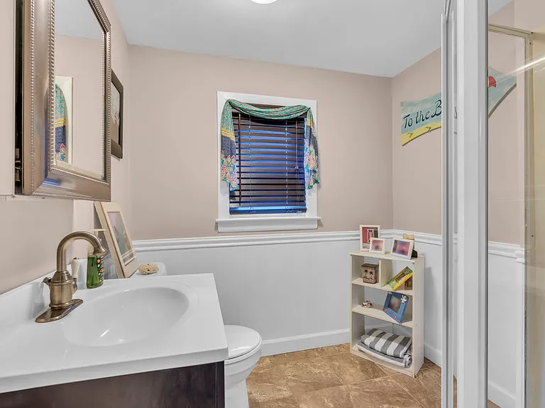 607 Wildwood Rd — Photo 38