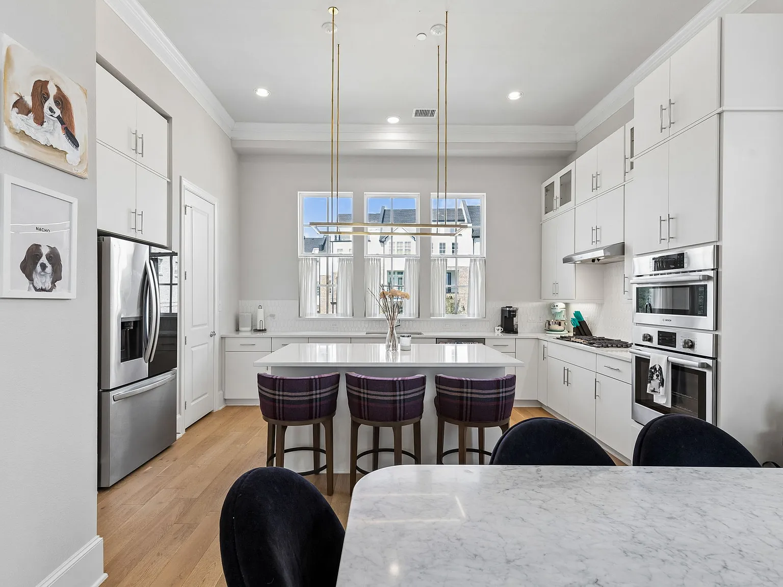 3 bed, 3.5 bath, 2016 sqft, $4,000 — Photo 3
