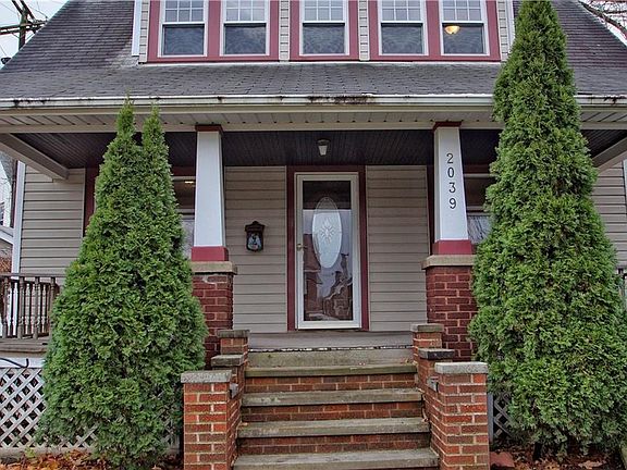 2nd image of 2039 Hillcrest Ave