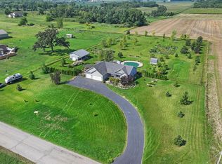 822 Cox Rd, Kansasville, WI 53139