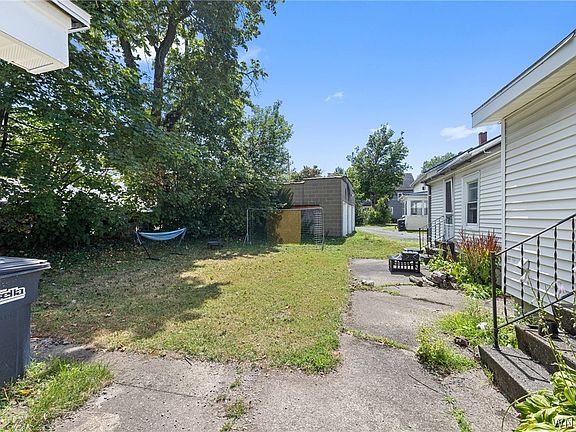 4th image of 19-21 And 25 Lambert Ave