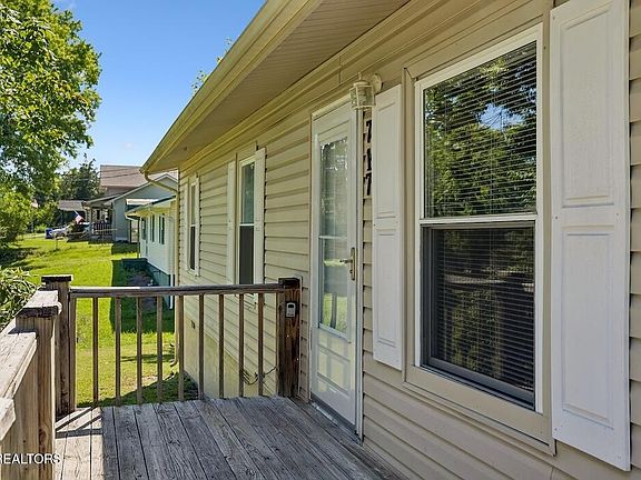 2nd image of 717 Bernard Ave