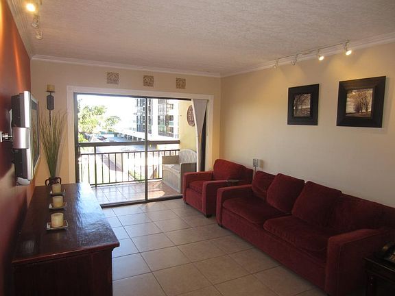 3rd image of 6444 Collins Ave #A6