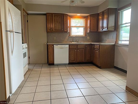 5th image of 1649 Byron Dr