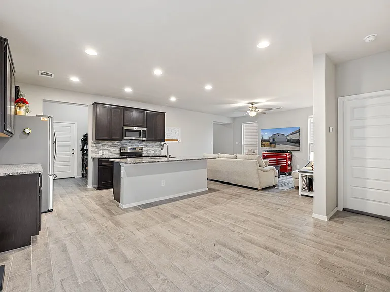 408 Black Opal Dr — Photo 39