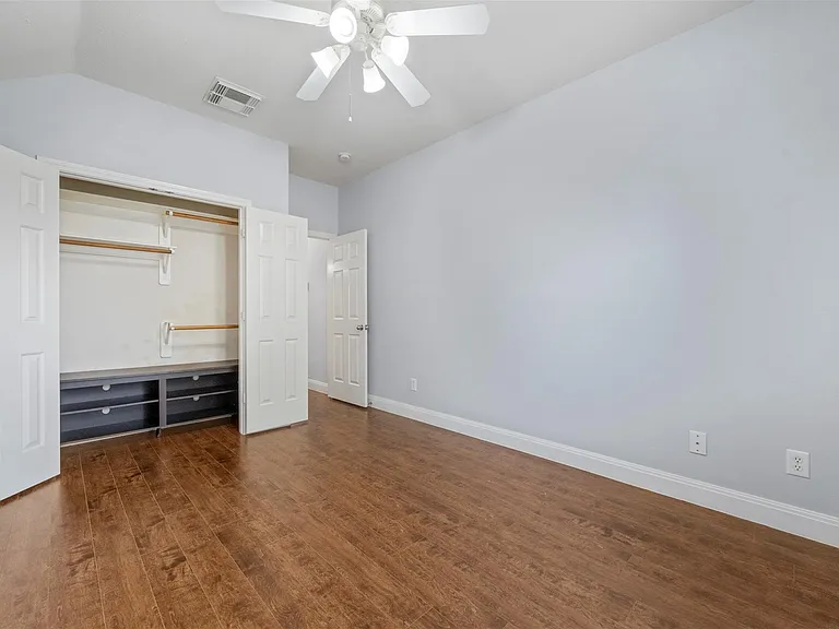 18235 Silver Timber Ct — Photo 28
