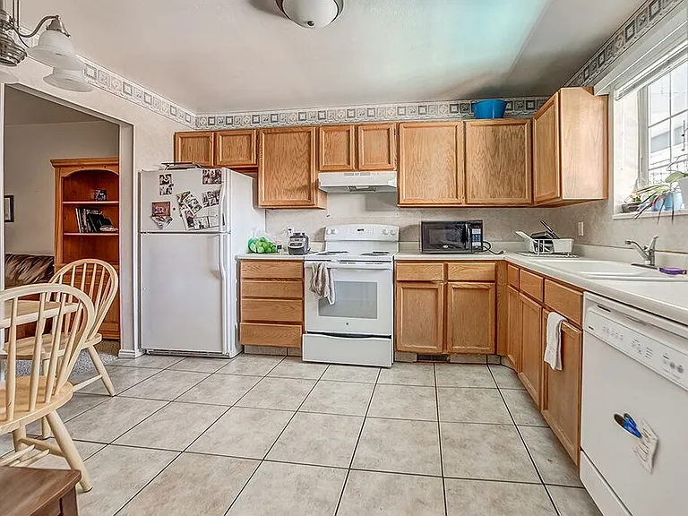 642 N 200 E #209 — Photo 5