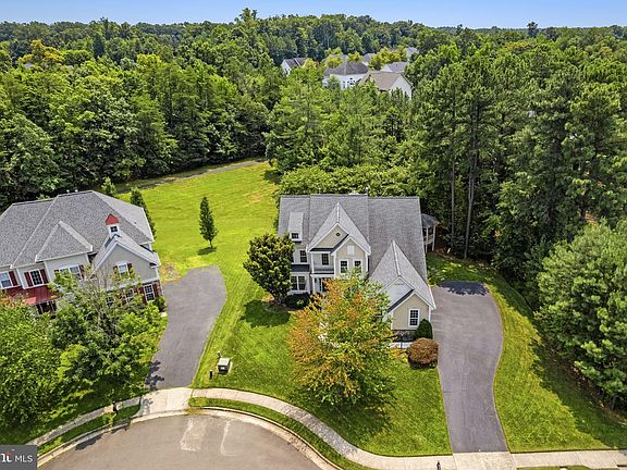 3rd image of 4025 Wilkes Ct