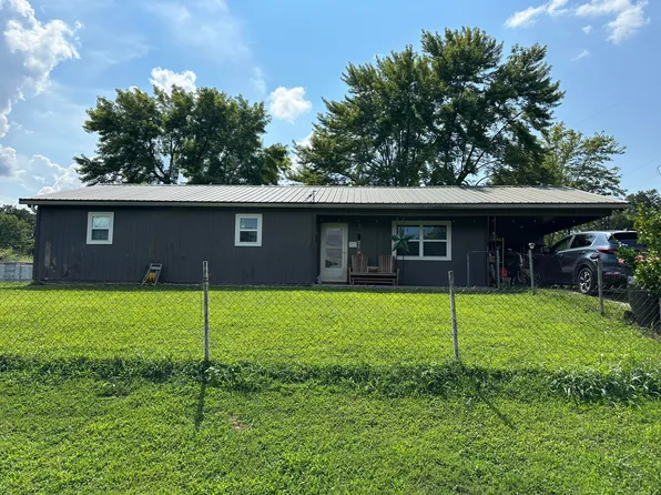 323 S School Street, Goodman, MO 64843