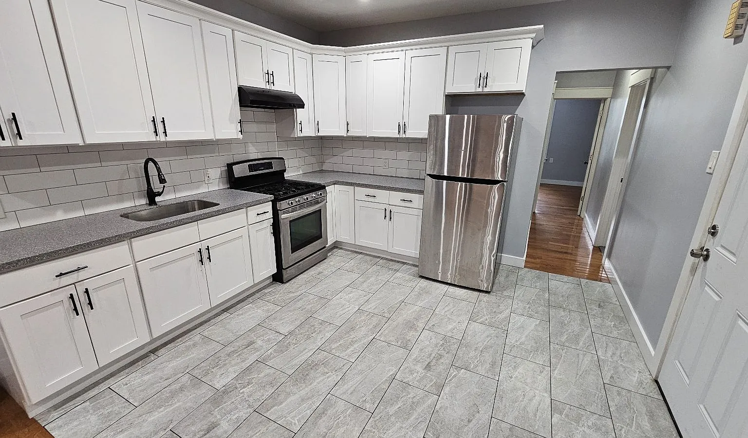 3 bed, $2,100 — Photo 1
