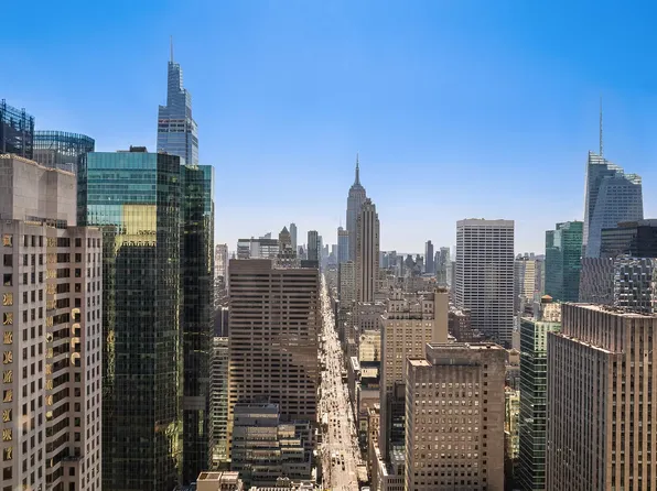 641 5th Ave #42H, New York, NY 10022