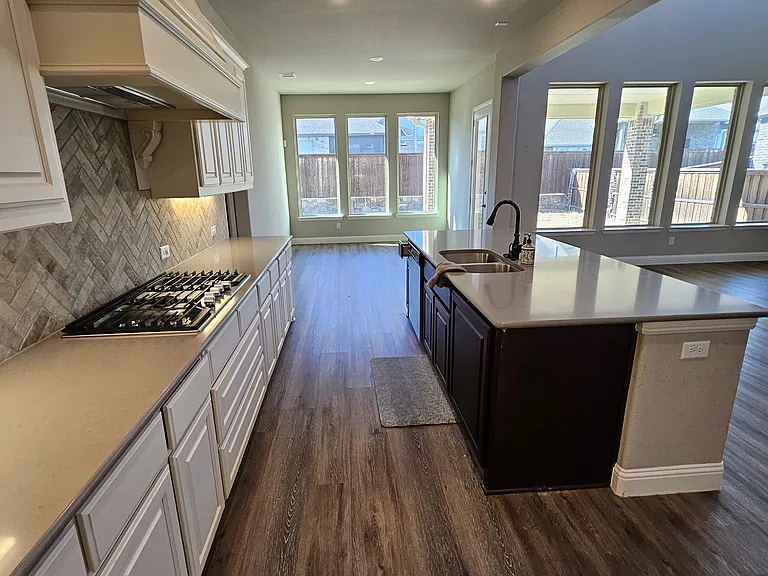 810 Elm Park Dr — Photo 9