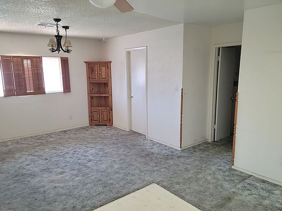 4th image of 4148 W Loma Ln