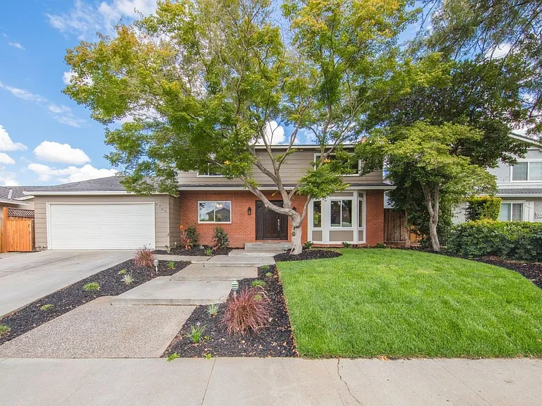 6780 Mount Pakron Dr — Photo 1