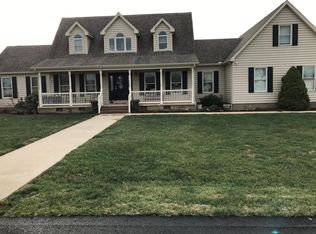 1048 Iris Ln, Louisa, KY 41230