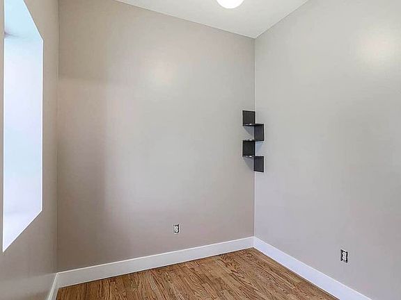 5th image of 124 Manhattan Ave #1F