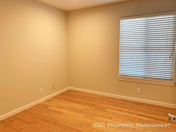 4th image of 1726 Ravens Place Way