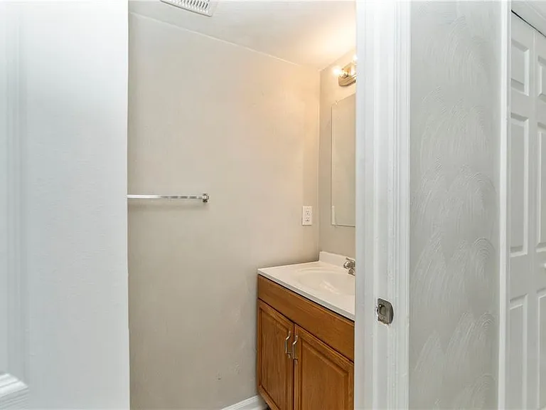 5989 Clear Springs Ct — Photo 2