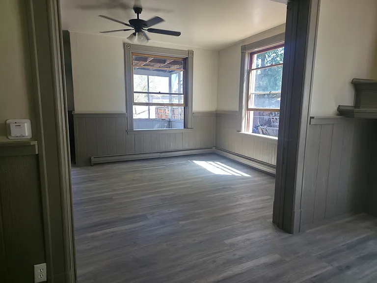 715 Western Ave — Photo 9