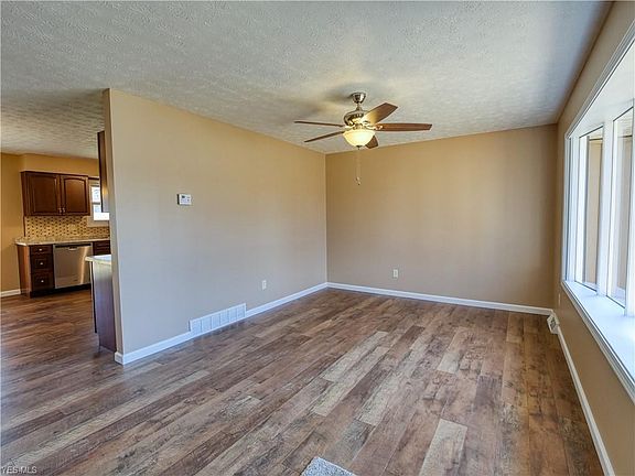 4th image of 729 Dunny Ave
