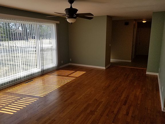 4th image of 7637 Ravenswood Ave