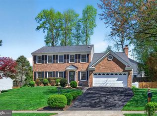 9589 Burnt Oak Dr, Fairfax Station, VA