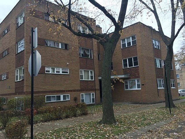 1st image of 6250 N Francisco Ave #18W