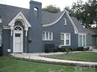 5210 Denton Dr, Dallas, TX 75235